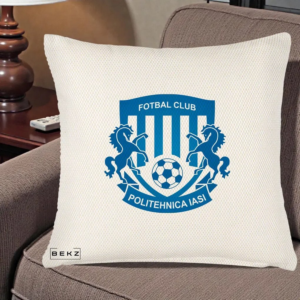 Perna Personalizata FC Politehnica Iasi Fotbal, 40x40 cm, Crem Reliefat, Husa Detasabila, Perna Inclusa, BEKZ®