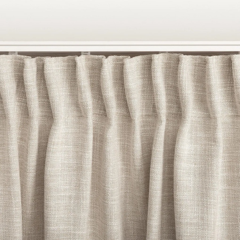 Perdea cu bandă de pliuri