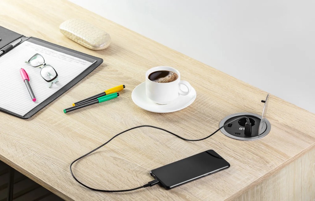 Priză încorporabilă în blat GTV, 1 priză Schuko, 2 porturi USB, argintiu, D:115 mm D:115 mm; H:90 mm, Argintiu, Metal/Plastic