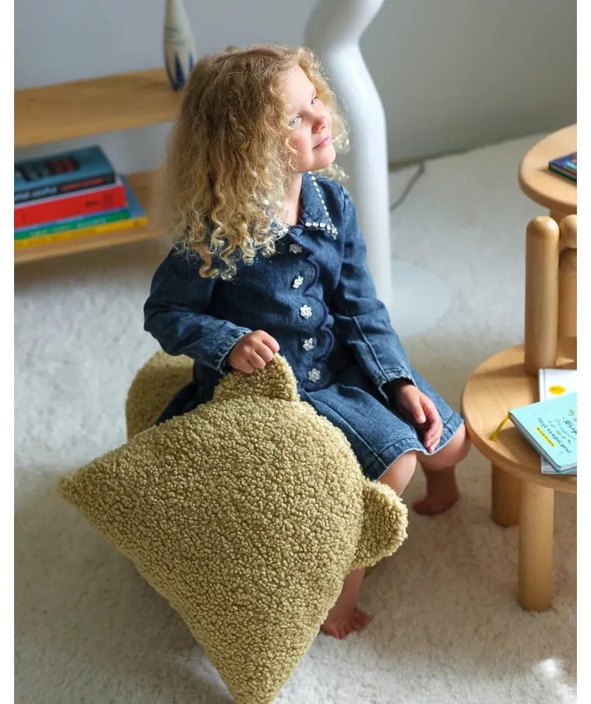 Pernă decorativă pentru copii verde cu tapițerie din țesătură bouclé Bear – Wigiwama