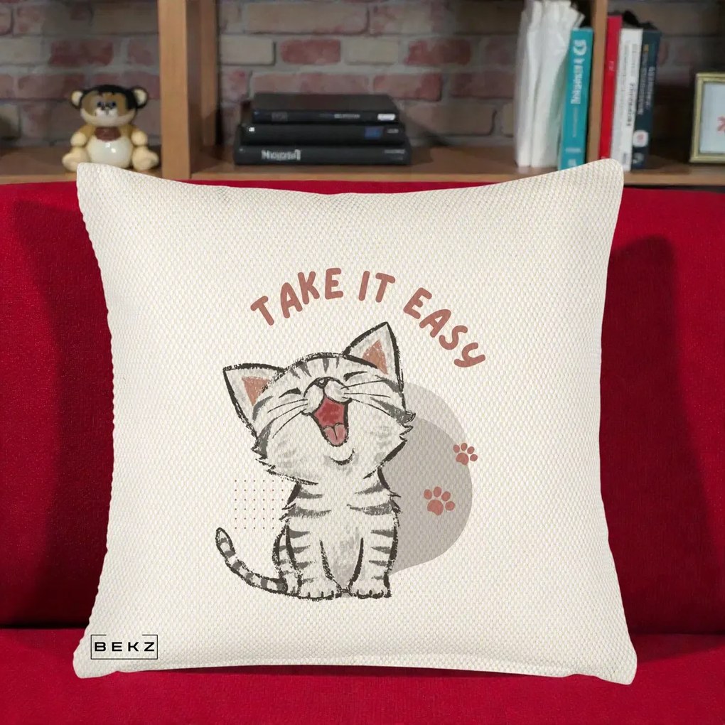 Perna Personalizata Take It Easy Cat, 40x40 cm, Crem Reliefat, Husa Detasabila, Perna Inclusa, BEKZ®