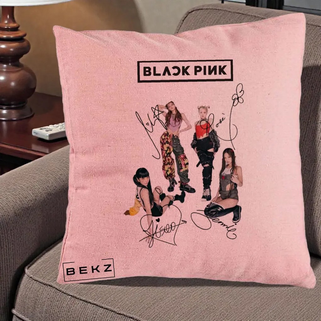 Perna Personalizata K-pop BLACKPINK Fotografie Grup Autografe Toate Membre, 40x40 cm, Roz, Husa Detasabila, Perna Inclusa, BEKZ®