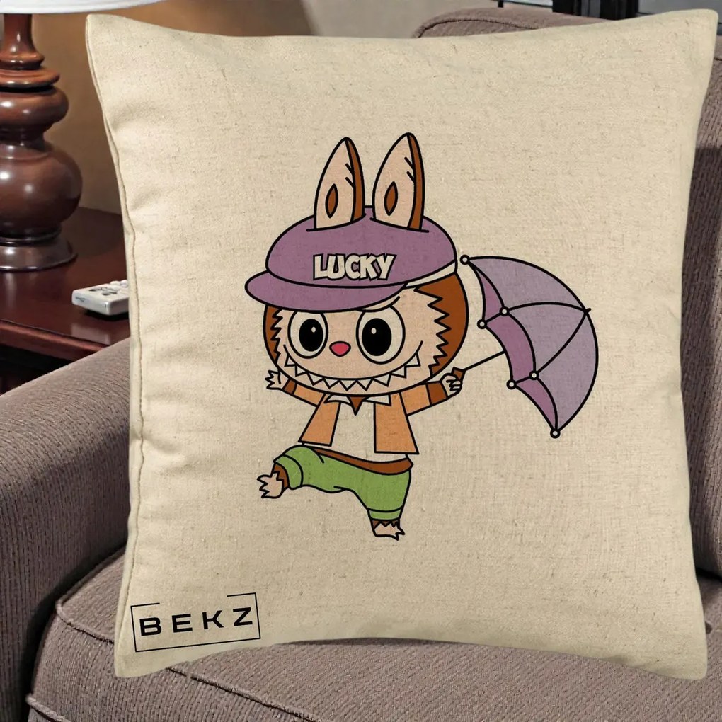 Perna Personalizata Labubu Lucky cu Umbrela, 40x40 cm, Bej, Husa Detasabila, Perna Inclusa, BEKZ®