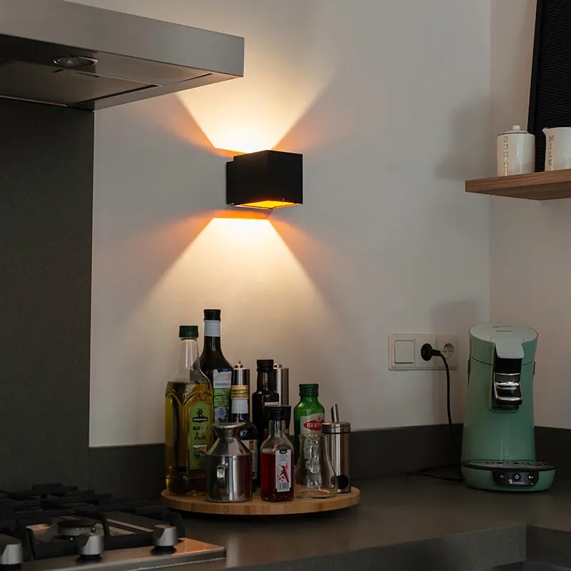 Lampa de perete de design neagra/aurie cu LED - Caja