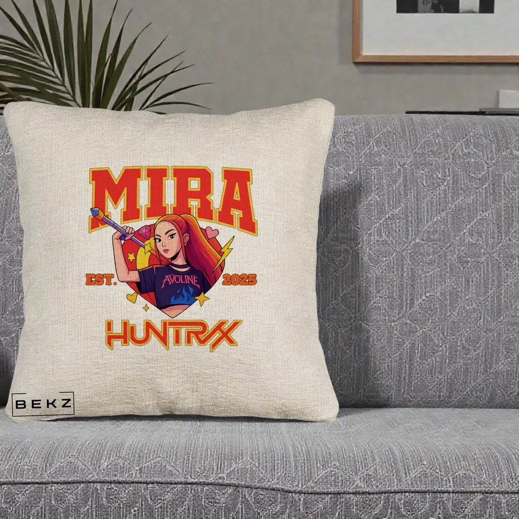 Perna Personalizata K-pop HUNTRX Mira Personaj Avoline, 40x40 cm, Bej Canapea, Husa Detasabila, Perna Inclusa, BEKZ®