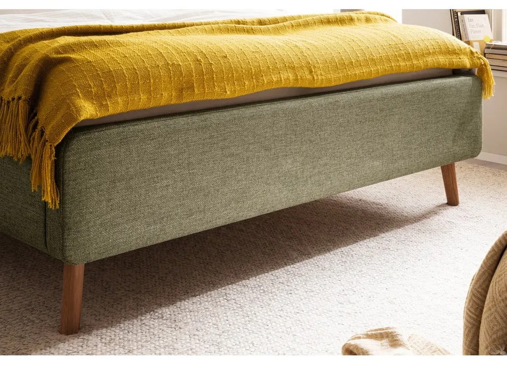 Pat matrimonial verde tapițat cu spațiu de depozitare cu somieră 160x200 cm Lotte – Meise Möbel