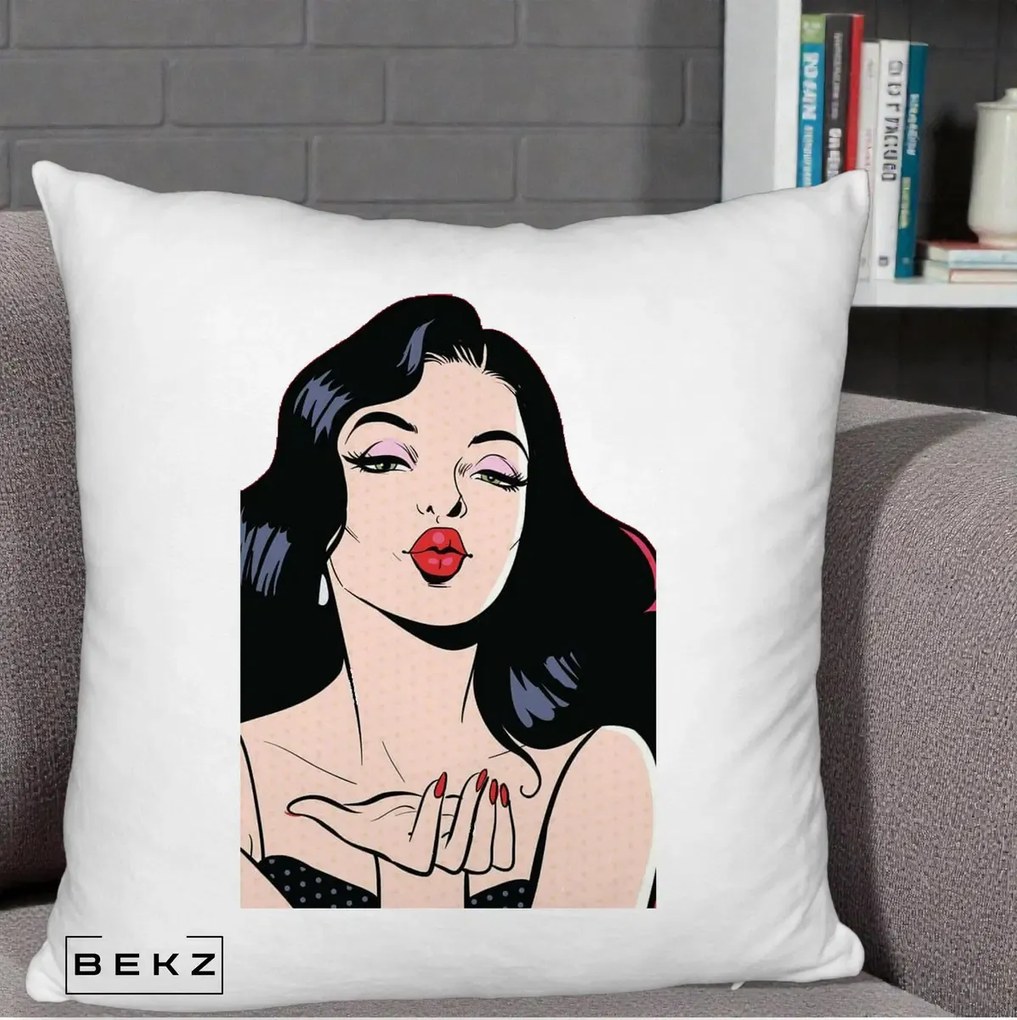 Perna Decorativa Femeie Pop-Art Kiss, 40x40 cm, Alb Pufos, Husa Detasabila, Perna Inclusa, BEKZ®