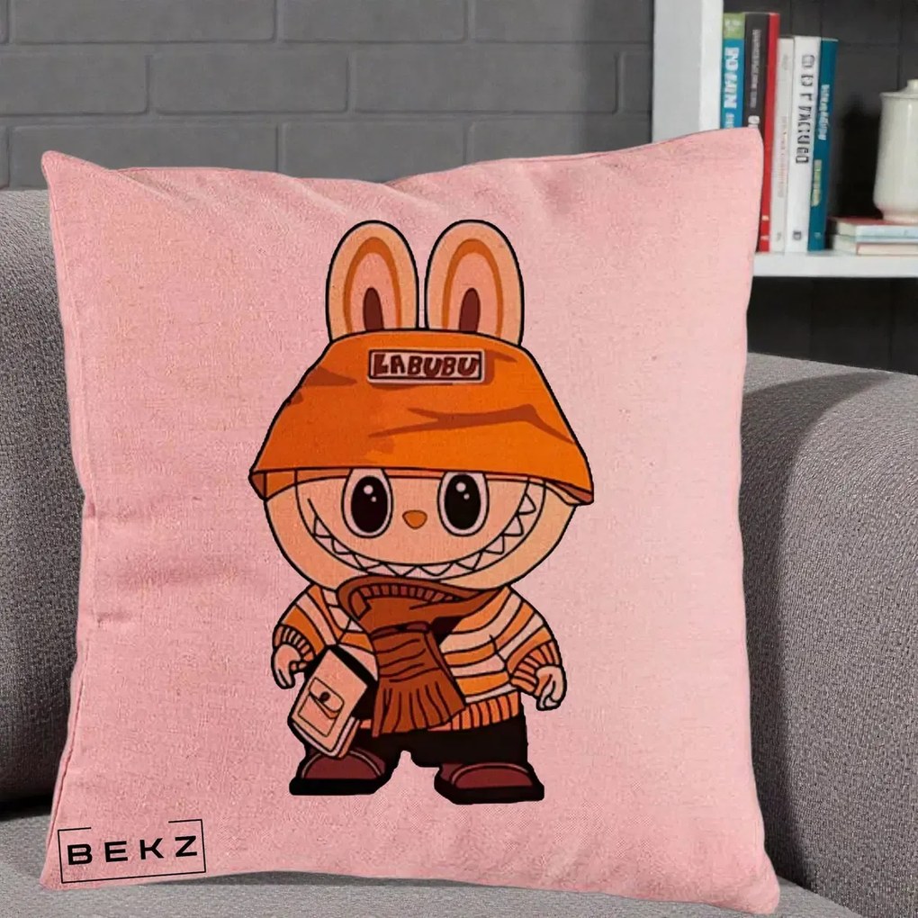 Perna Personalizata Labubu Streetwear Portocaliu, 40x40 cm, Roz, Husa Detasabila, Perna Inclusa, BEKZ®