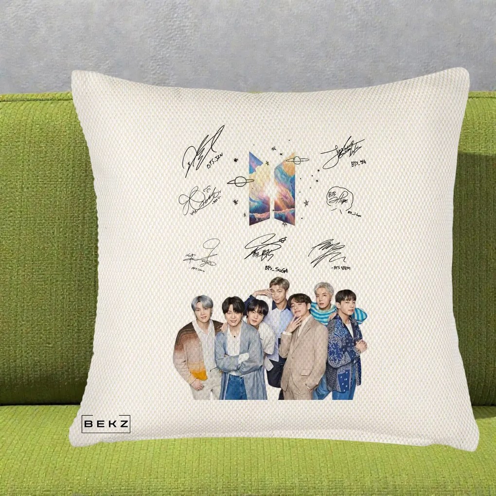 Perna Personalizata K-pop BTS Autografe Toti Membrii Fotografie, 40x40 cm, Crem Reliefat, Husa Detasabila, Perna Inclusa, BEKZ®