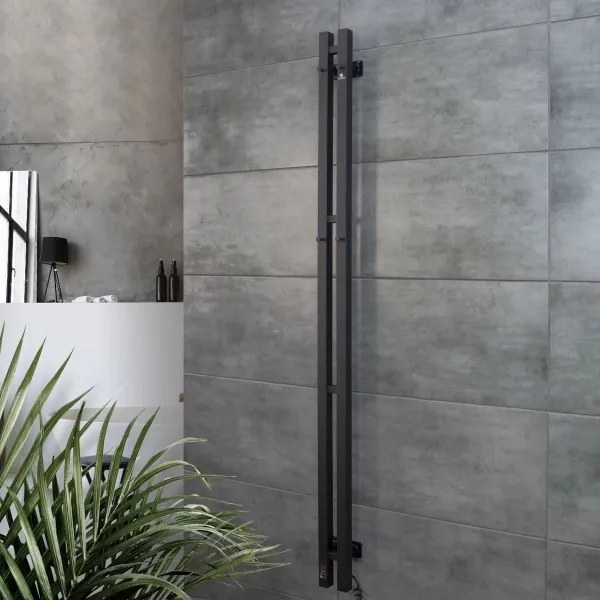 Uscător electric pentru prosoape cu termostat SILOUETTE 200W/230V 150,6cm IP44 negru pe partea dreaptă