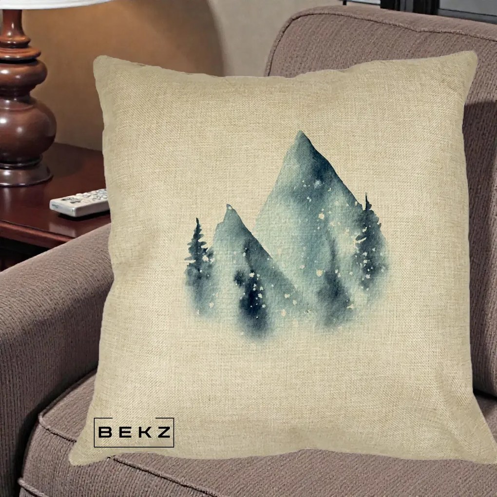 Perna Decorativa Munti Inzapeziti Acuarela Indigo, 40x40 cm, Crem, Husa Detasabila, Perna Inclusa, BEKZ®