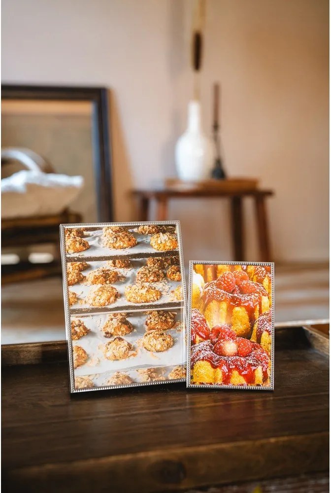 Ramă foto argintiu-lucios cu picior de susținere din metal 16x21 cm Sweet Memory Pearl – Zilverstad