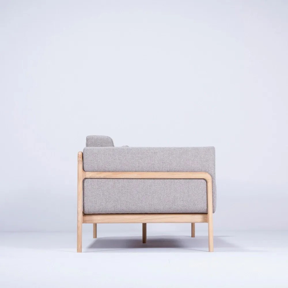 Canapea cu structură din lemn de stejar Gazzda Fawn Plus, 240 cm, gri