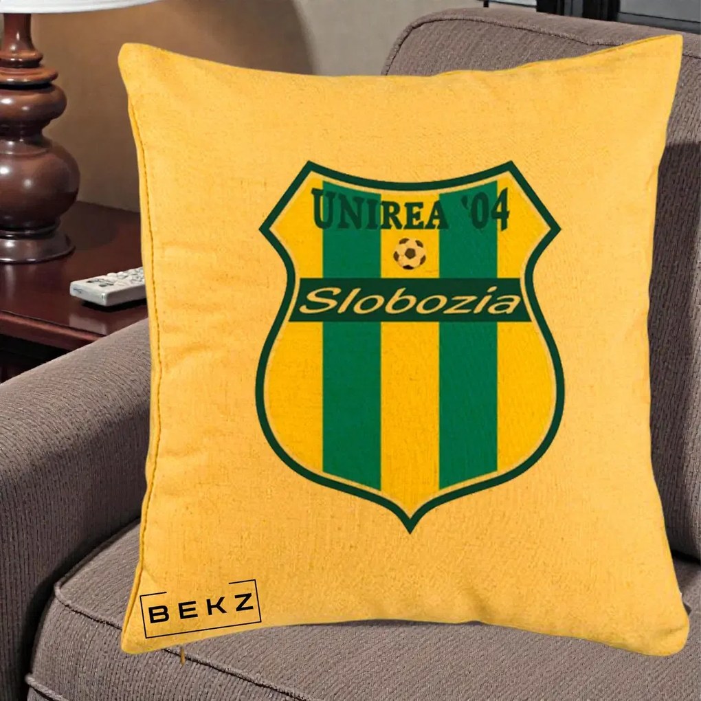 Perna Personalizata Unirea '04 Slobozia Fotbal, 40x40 cm, Galben, Husa Detasabila, Perna Inclusa, BEKZ®