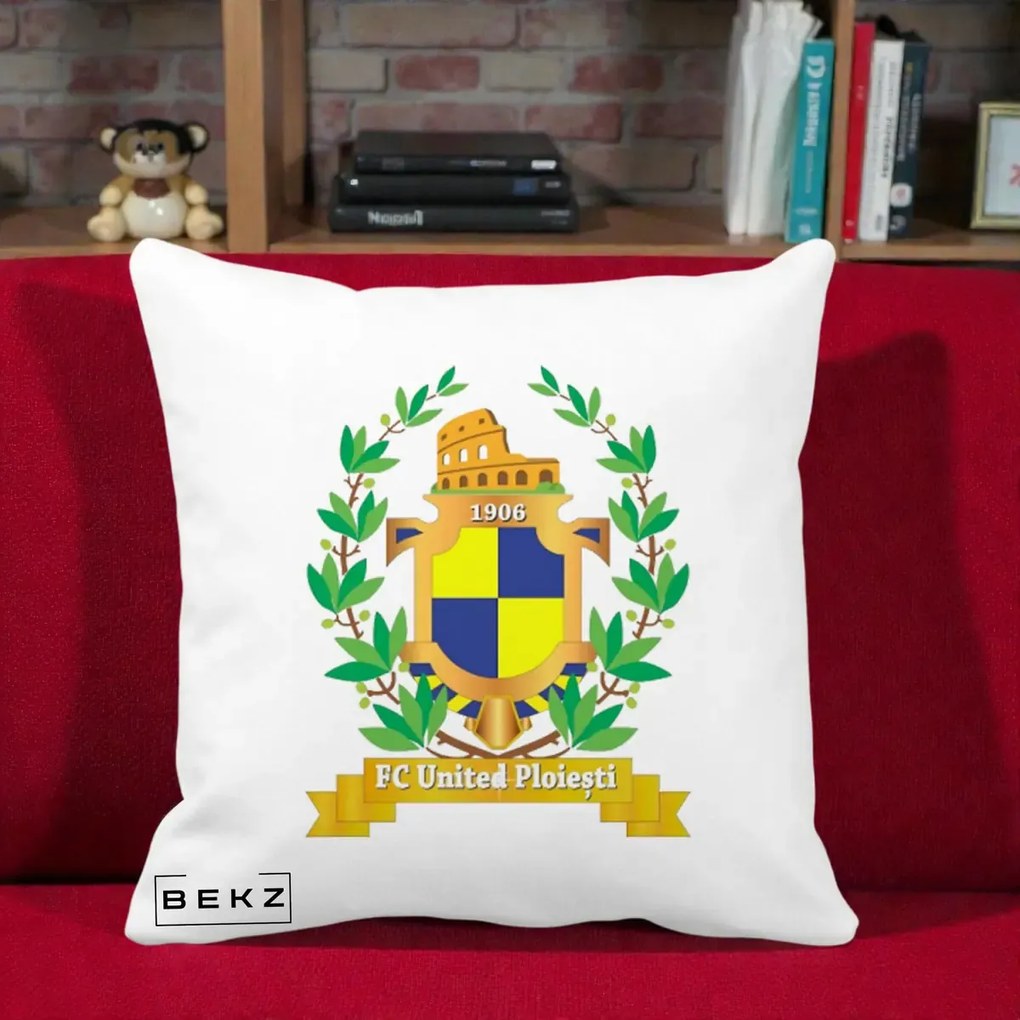 Perna Personalizata FC United Ploiesti 1906 Fotbal, 40x40 cm, Alba Mata, Husa Detasabila, Perna Inclusa, BEKZ®