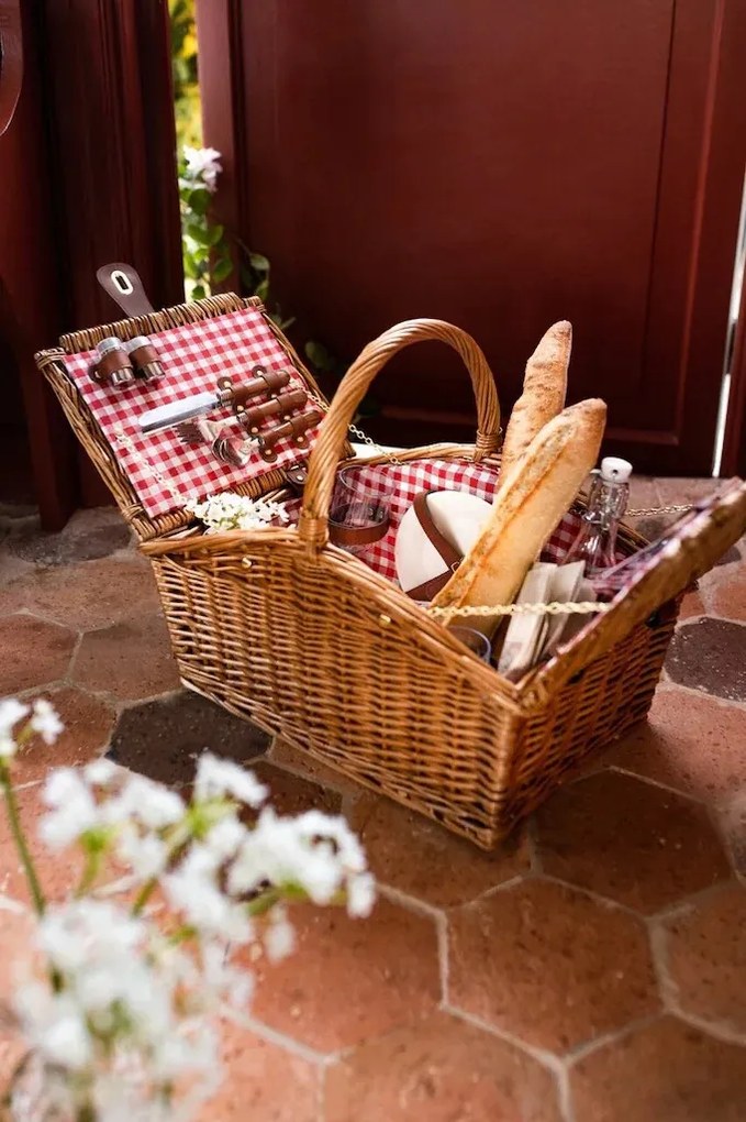 Coș de picnic din răchită împletită cu căptușeală roșie în carouri, pentru 4 persoane, „Barbro Red"