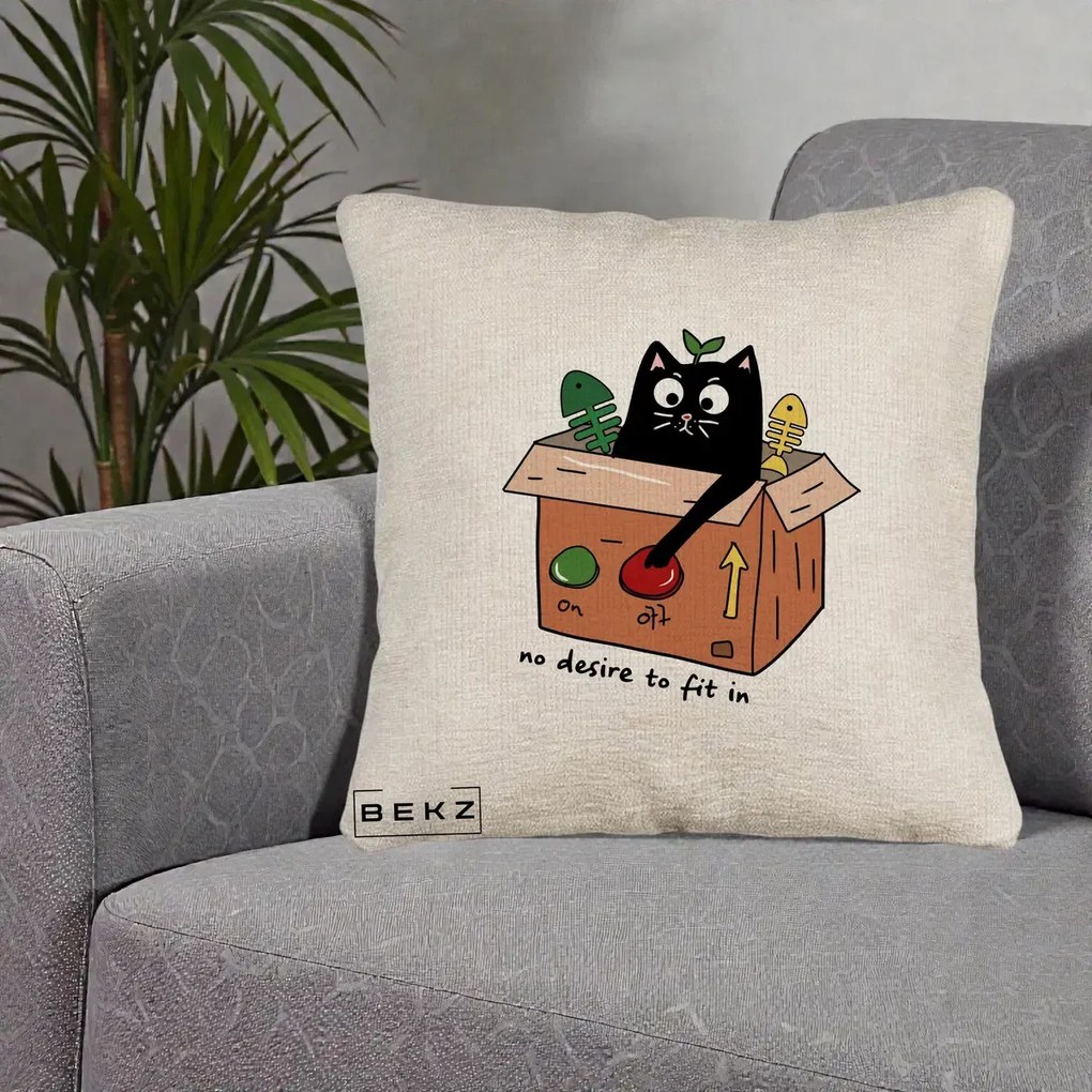 Perna Decorativa Pisica in Cutie No Desire to Fit In, 40x40 cm, Bej Canapea, Husa Detasabila, Perna Inclusa, BEKZ®