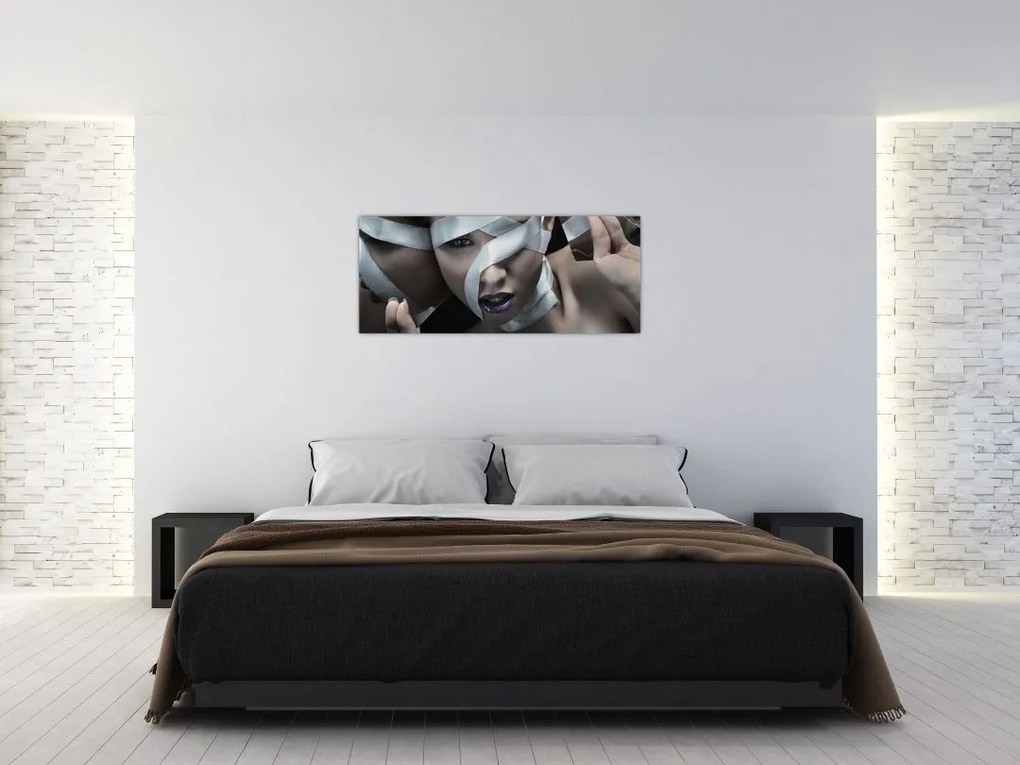 Tablou cu femeie și panglică (120x50 cm)