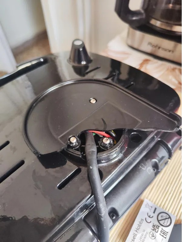 La mâna a doua: Sandwich maker Russell Hobbs Fiesta Deep Fill 24540-56 3in1, 750 W, 4 sandwich-uri, 3 placi diferite, Otel inoxidabil, Negru