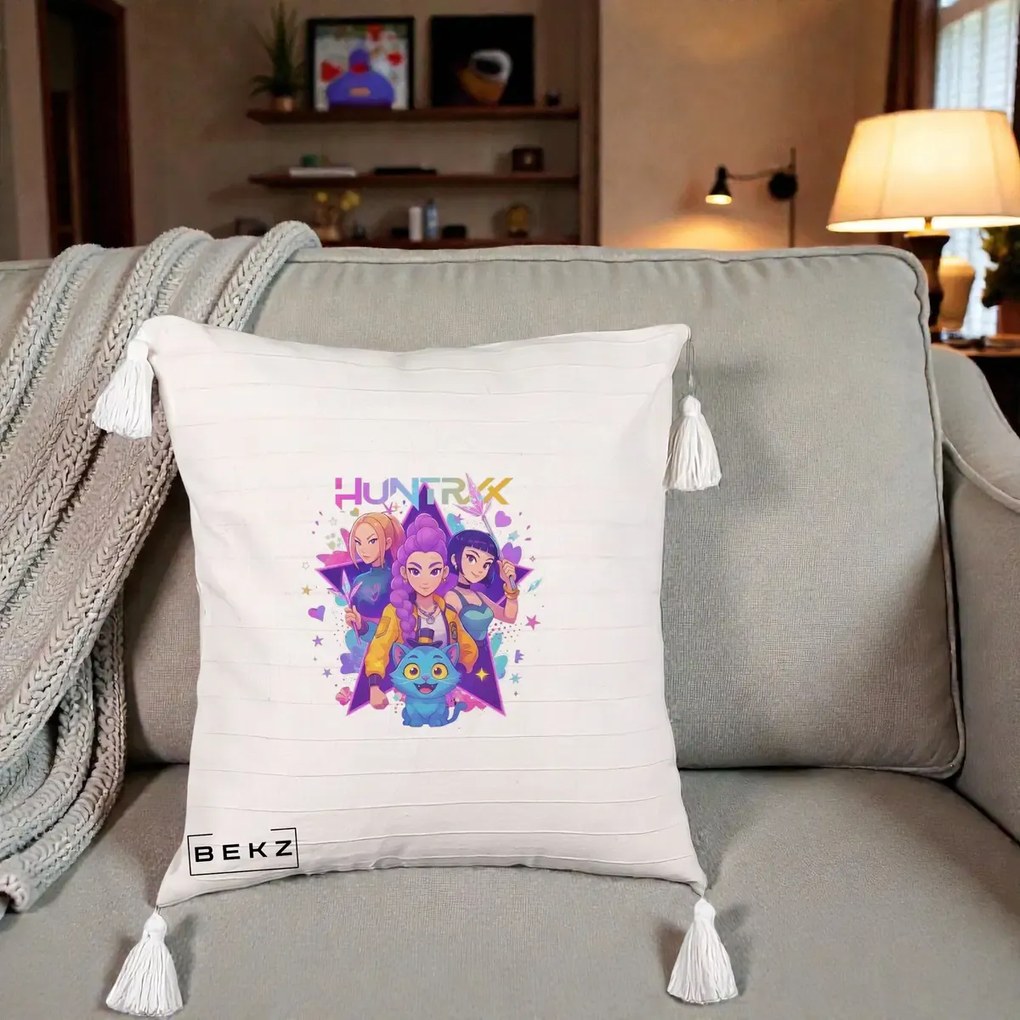 Perna Personalizata K-pop HUNTRX Trio cu Pisica Stele, 40x40 cm, Bej cu Franjuri, Husa Detasabila, Perna Inclusa, BEKZ®