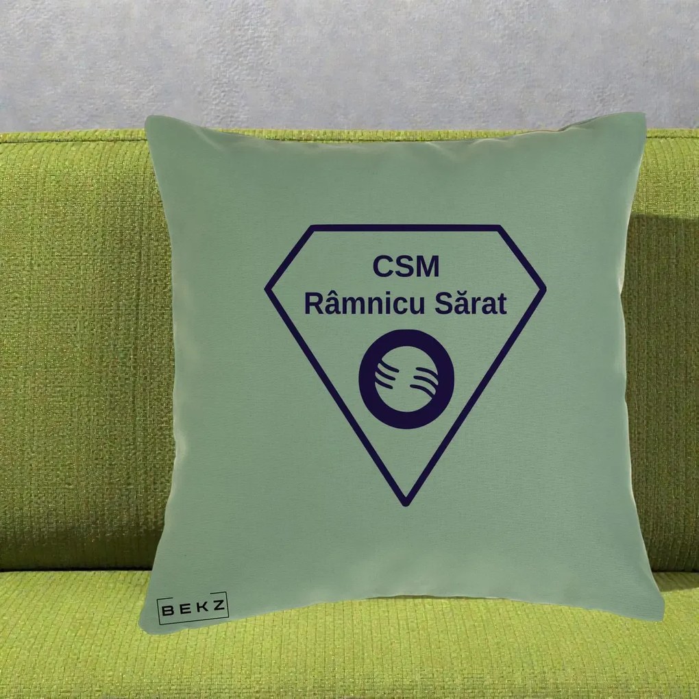 Perna Personalizata CSM Ramnicu Sarat Fotbal, 40x40 cm, Verde, Husa Detasabila, Perna Inclusa, BEKZ®