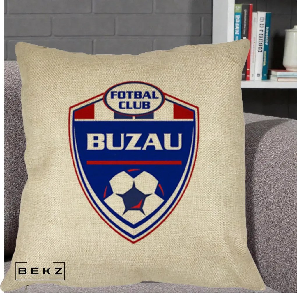 Perna Personalizata FC Buzau Fotbal, 40x40 cm, Crem, Husa Detasabila, Perna Inclusa, BEKZ®
