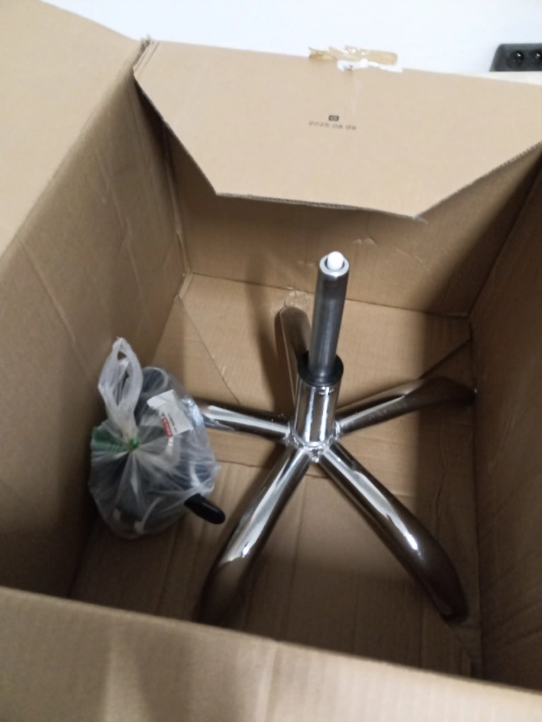 OFERTA Scaun de birou gri AVOLA VELVET II. calitate