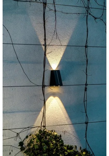 Aplică LED solară Brilagi PYRAMID LED/2W/3,2V 1300 mAh IP54