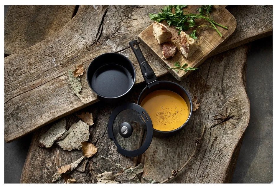 Set de cratițe cu mâner detașabil cu capac/cu suprafață antiaderentă 2 buc. din aluminiu 2,4 l – Holm