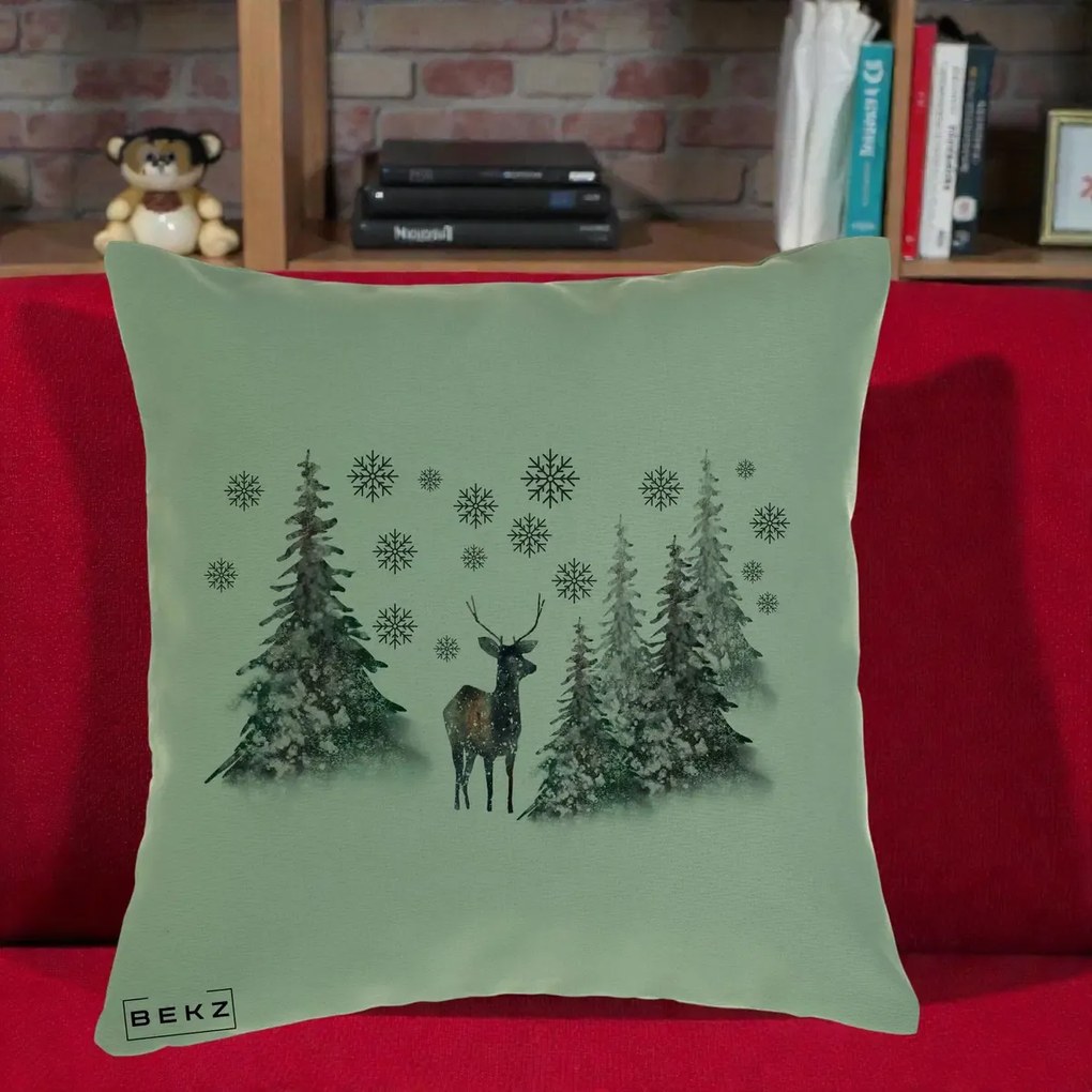 Perna Decorativa Ren in Padure Inzapezita, 40x40 cm, Verde, Husa Detasabila, Perna Inclusa, BEKZ®