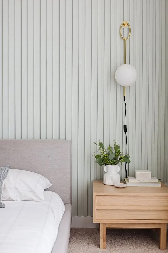 Aplica de perete portabila, cu intrerupator pe cablu, design modern GINA, alama antichizata