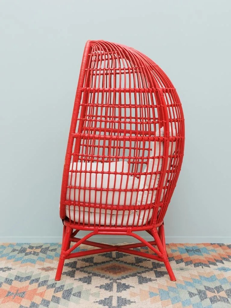 Fotoliu rosu din rattan, perne decorative incluse, Passoa