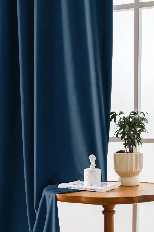 Draperie opaca albastru inchis VELVET 135x250 cm Sistem de agatare: Rejansa