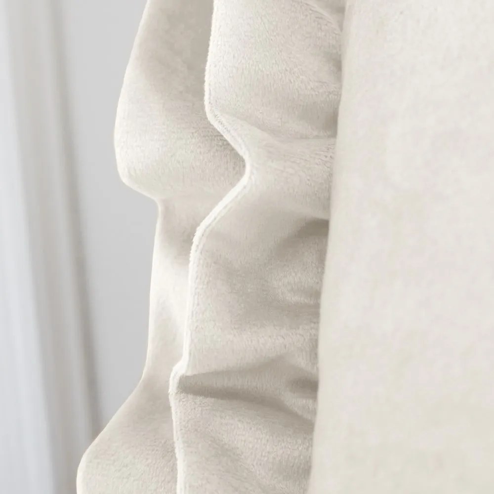 Pernă decorativă din catifea 43x43 cm Velvet Double Frill – Catherine Lansfield