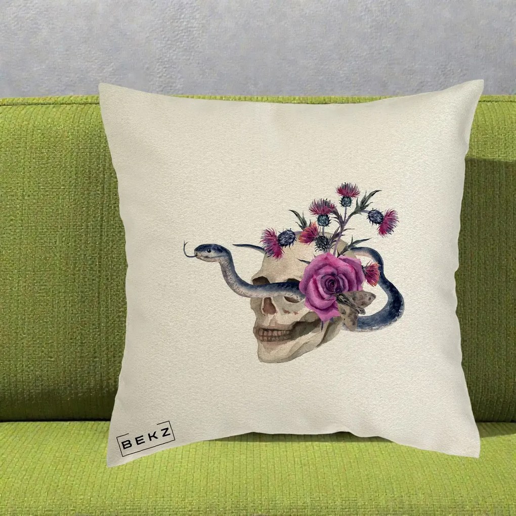 Perna Decorativa Craniu cu Sarpe si Trandafiri Gothic, 40x40 cm, Ecru, Husa Detasabila, Perna Inclusa, BEKZ®