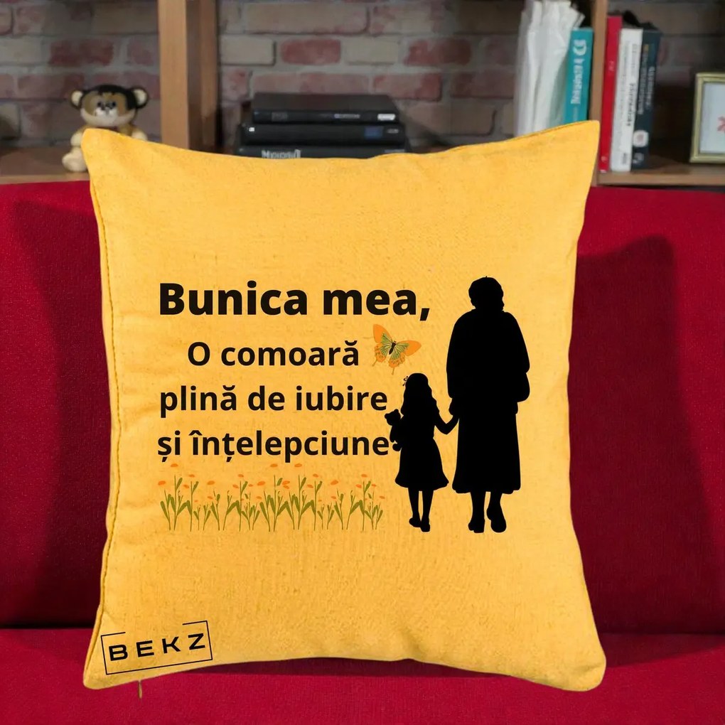 Cadou pentru Bunica - Perna Personalizata Bunica Mea Comoara Iubire Intelepciune Varianta Extinsa, 40x40 cm, Galben, Husa Detasabila, Perna Inclusa, BEKZ®