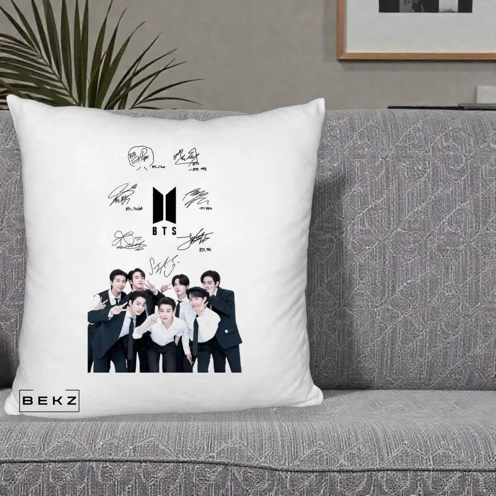 Perna Personalizata K-pop BTS Autografe Toti Membrii cu Fotografie, 40x40 cm, Alb Pufos, Husa Detasabila, Perna Inclusa, BEKZ®