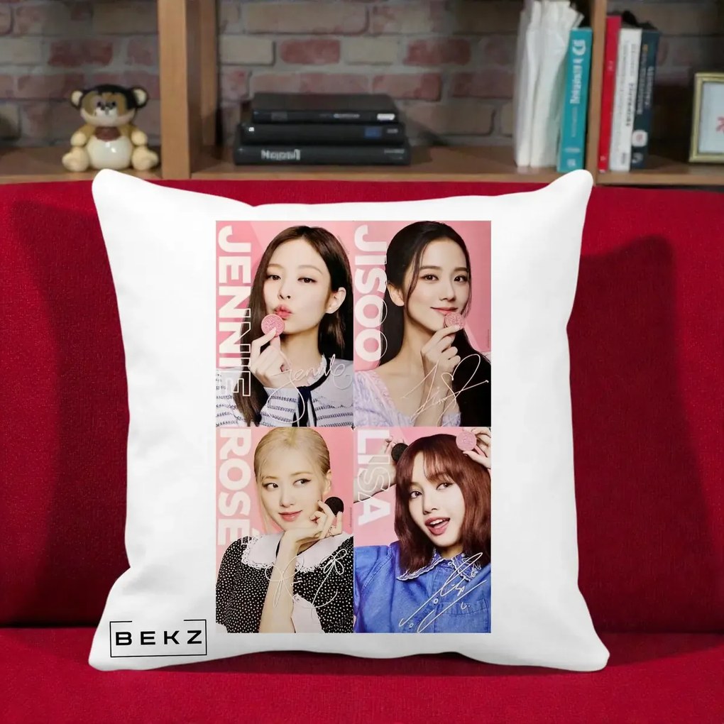 Perna Personalizata K-pop BLACKPINK Colaj 4 Portrete cu Semnature, 40x40 cm, Alba Mata, Husa Detasabila, Perna Inclusa, BEKZ®