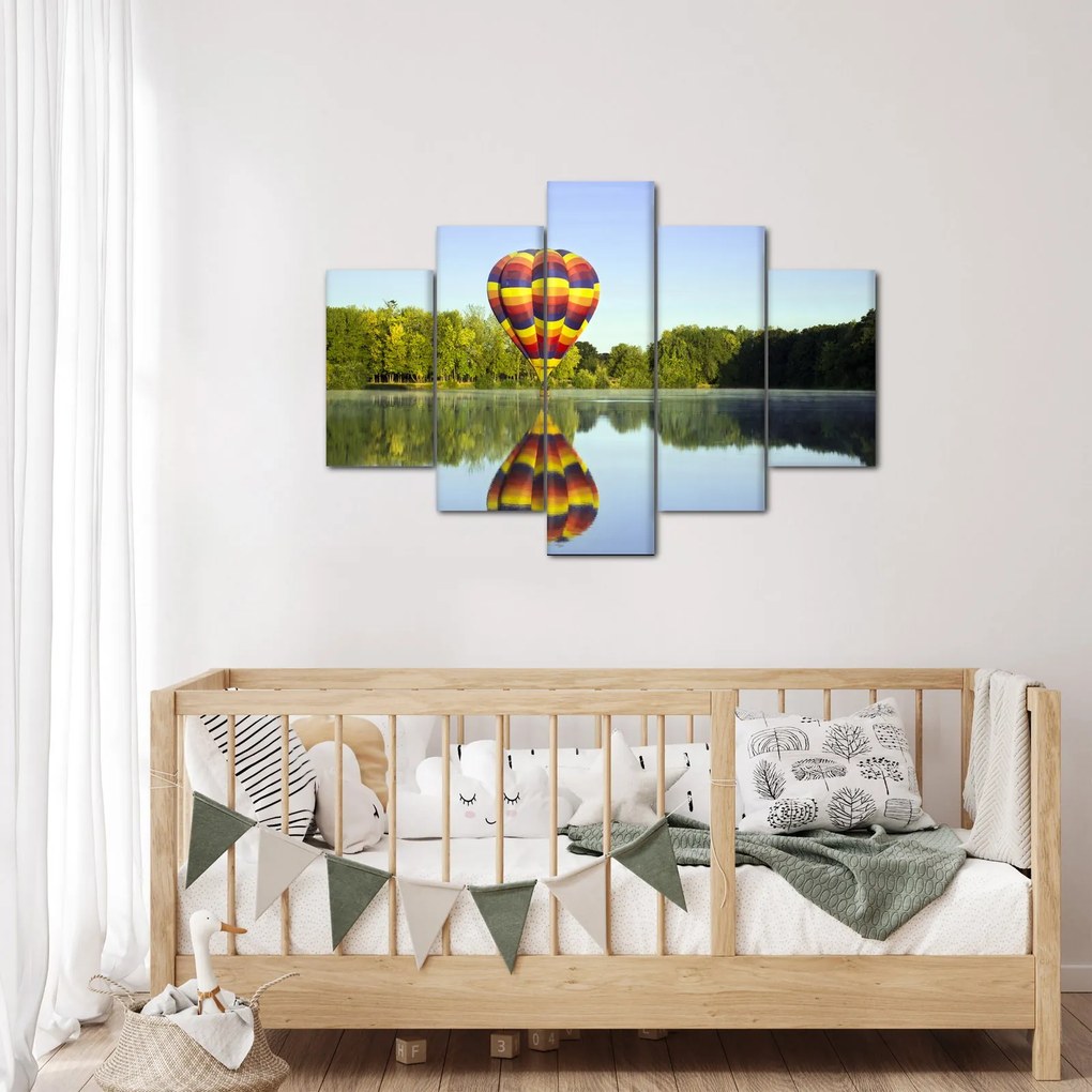 Tablou cu balon cu aer cald pe un lac (150x105 cm)