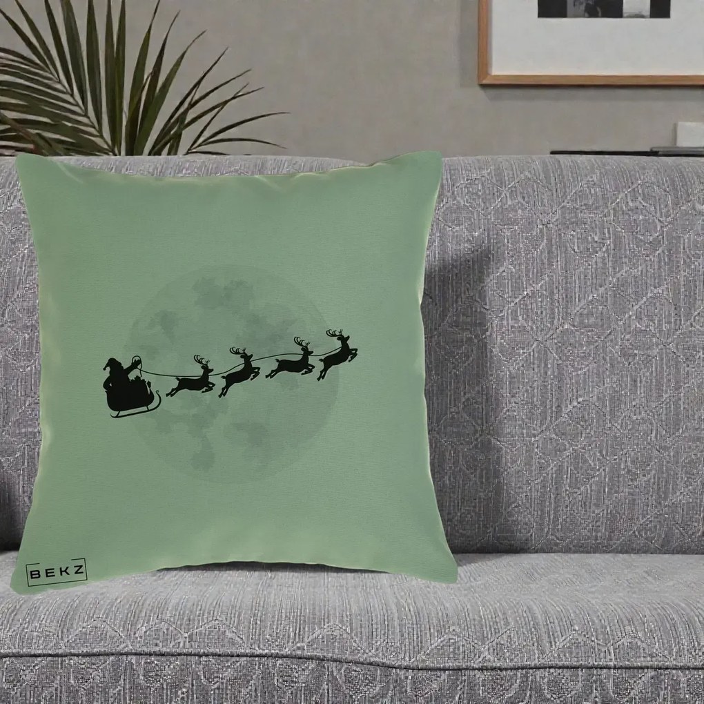 Perna Decorativa Mos Craciun Sanie Luna, 40x40 cm, Verde, Husa Detasabila, Perna Inclusa, BEKZ®