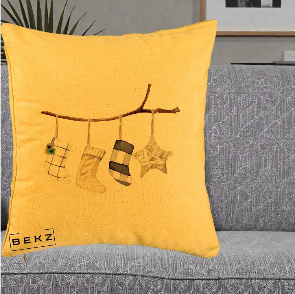 Perna Decorativa Ciorapi de Craciun pe Ramura, 40x40 cm, Galben, Husa Detasabila, Perna Inclusa, BEKZ®