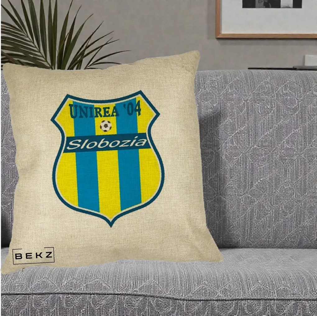 Perna Personalizata Unirea '04 Slobozia Fotbal, 40x40 cm, Crem, Husa Detasabila, Perna Inclusa, BEKZ®