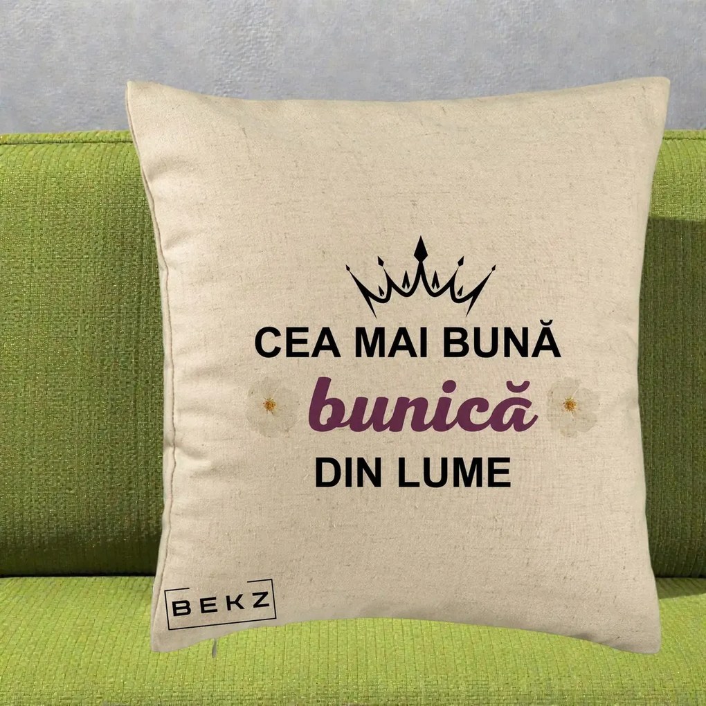 Cadou pentru Bunica - Perna Personalizata Cea Mai Buna Bunica Din Lume Coroana Mov Flori, 40x40 cm, Bej, Husa Detasabila, Perna Inclusa, BEKZ®