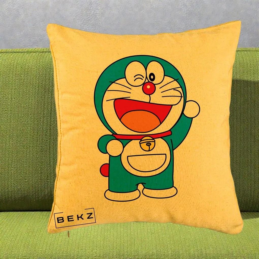 Perna Personalizata Doraemon Salutand, 40x40 cm, Galben, Husa Detasabila, Perna Inclusa, BEKZ®