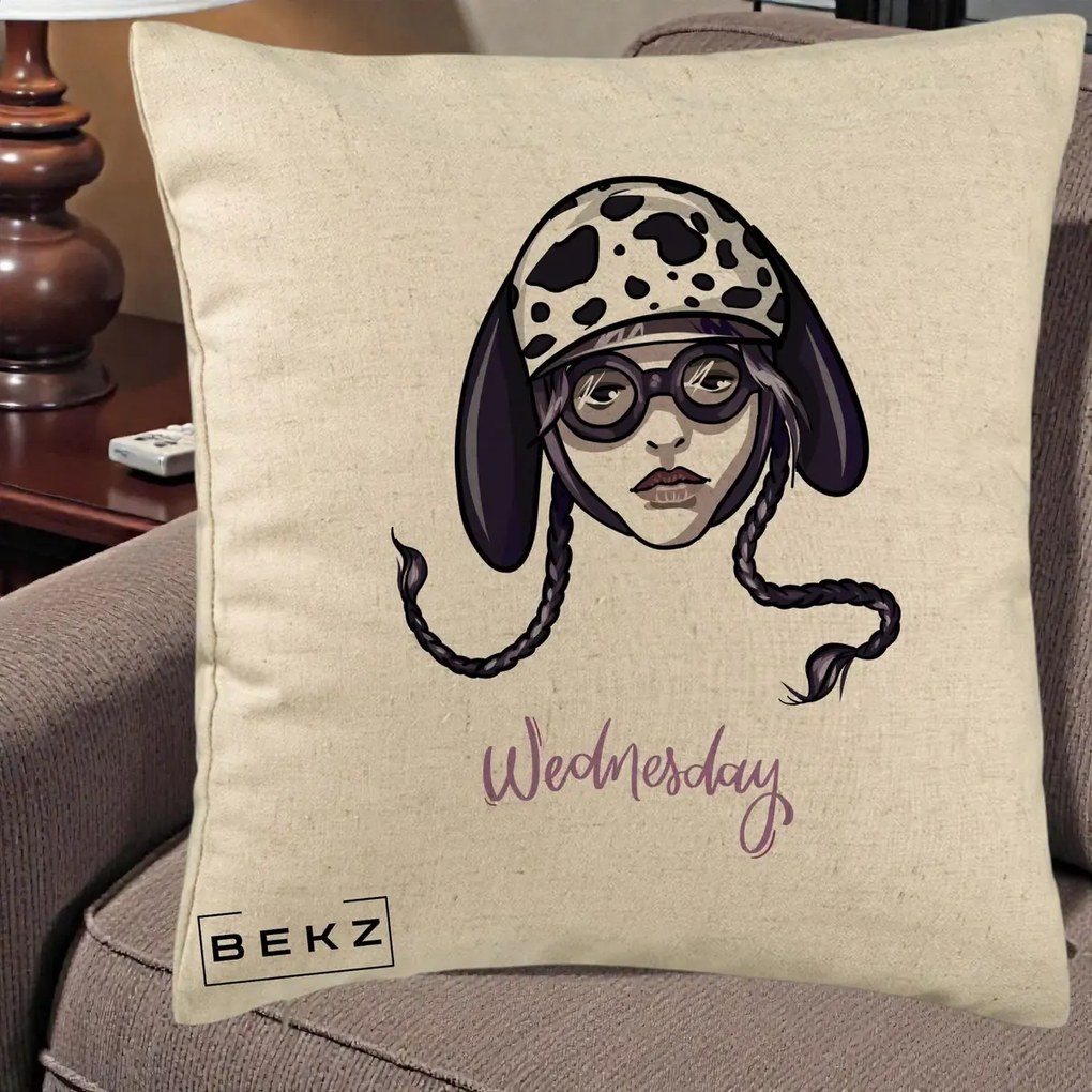 Perna Personalizata Wednesday Addams cu Caine Dalmatian, 40x40 cm, Bej, Husa Detasabila, Perna Inclusa, BEKZ®