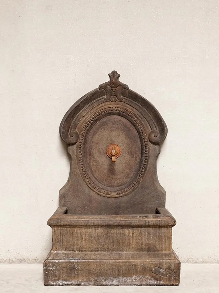 Fantana decorativa de gradina, din piatra si rasina, Vaucluse