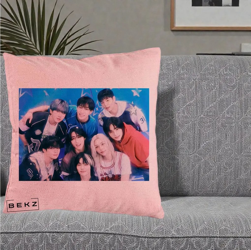 Perna Personalizata K-Pop Grup Foto Stele, 40x40 cm, Roz, Husa Detasabila, Perna Inclusa, BEKZ®