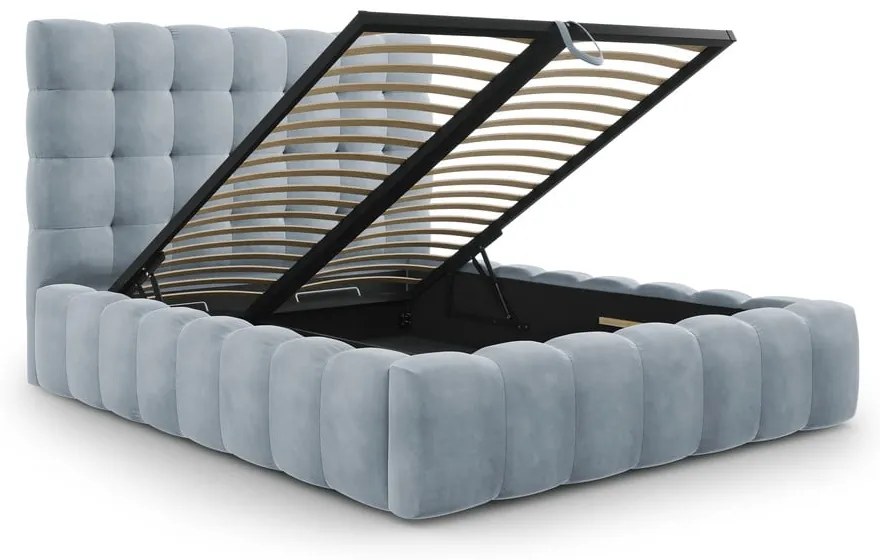 Pat matrimonial albastru deschis tapițat cu spațiu de depozitare și somieră 160x200 cm Bali – Cosmopolitan Design