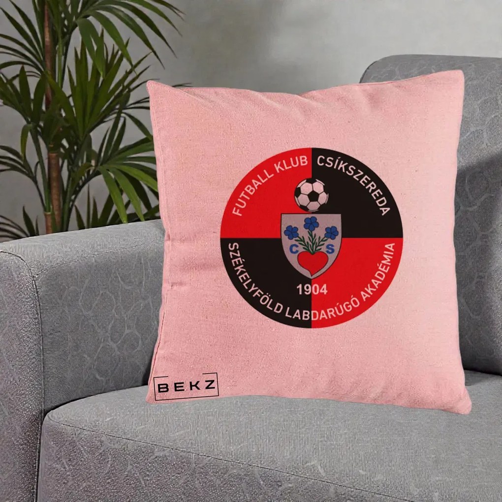 Perna Personalizata FK Csikszereda 1904 Fotbal, 40x40 cm, Roz, Husa Detasabila, Perna Inclusa, BEKZ®