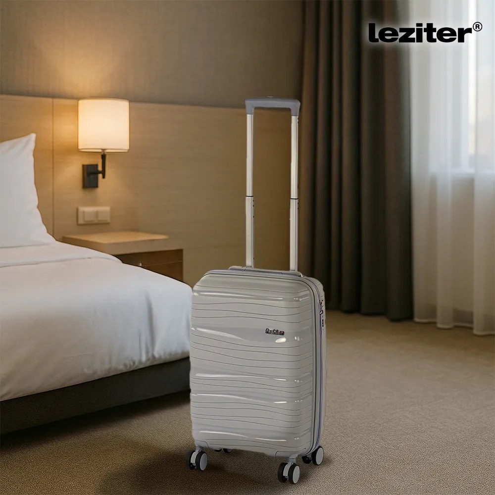 TraveLux Voyager II gurulós bőrönd szett szürke